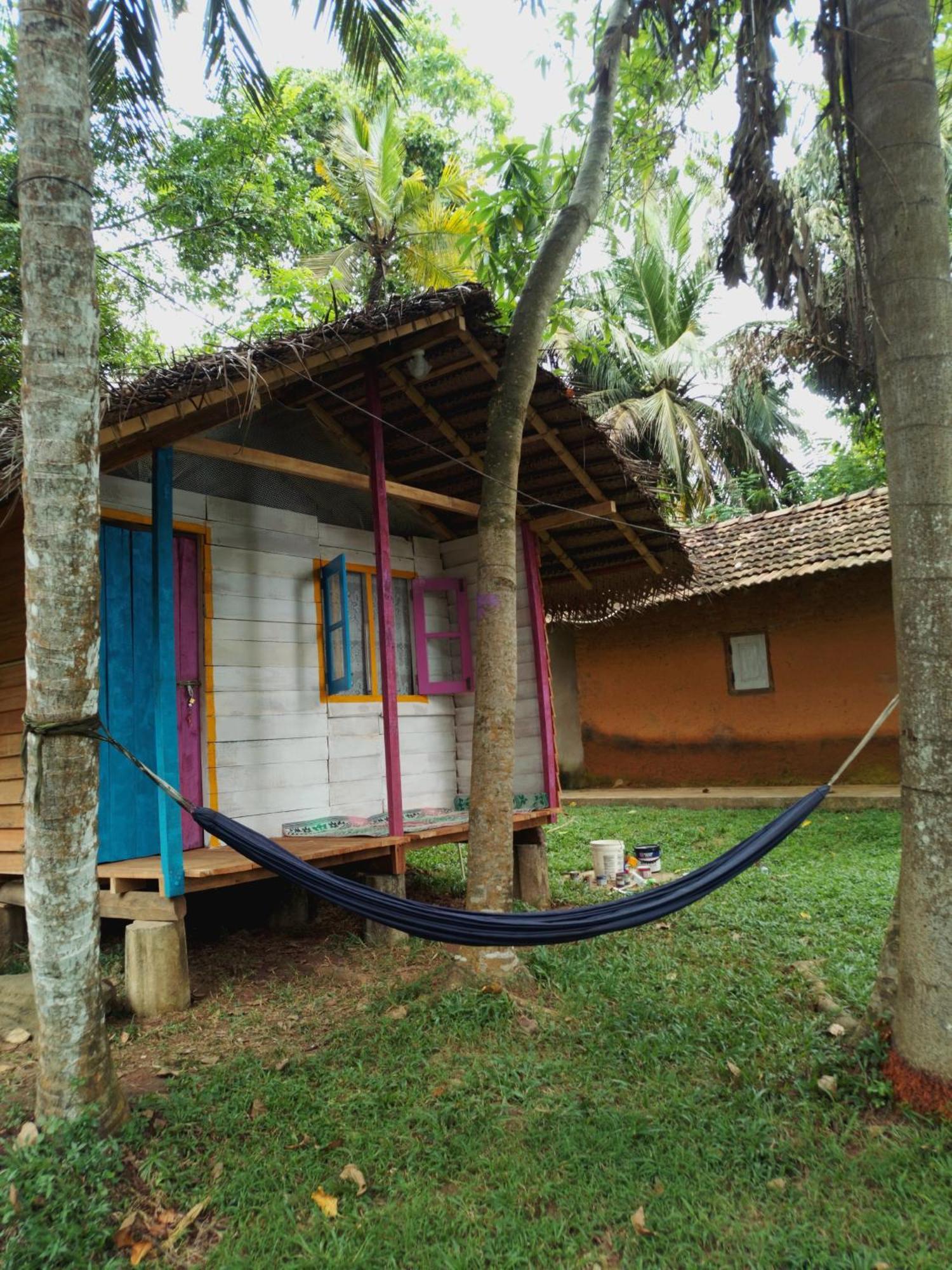 Hidden Well Hiriketiya Hostel Диквела Екстериор снимка