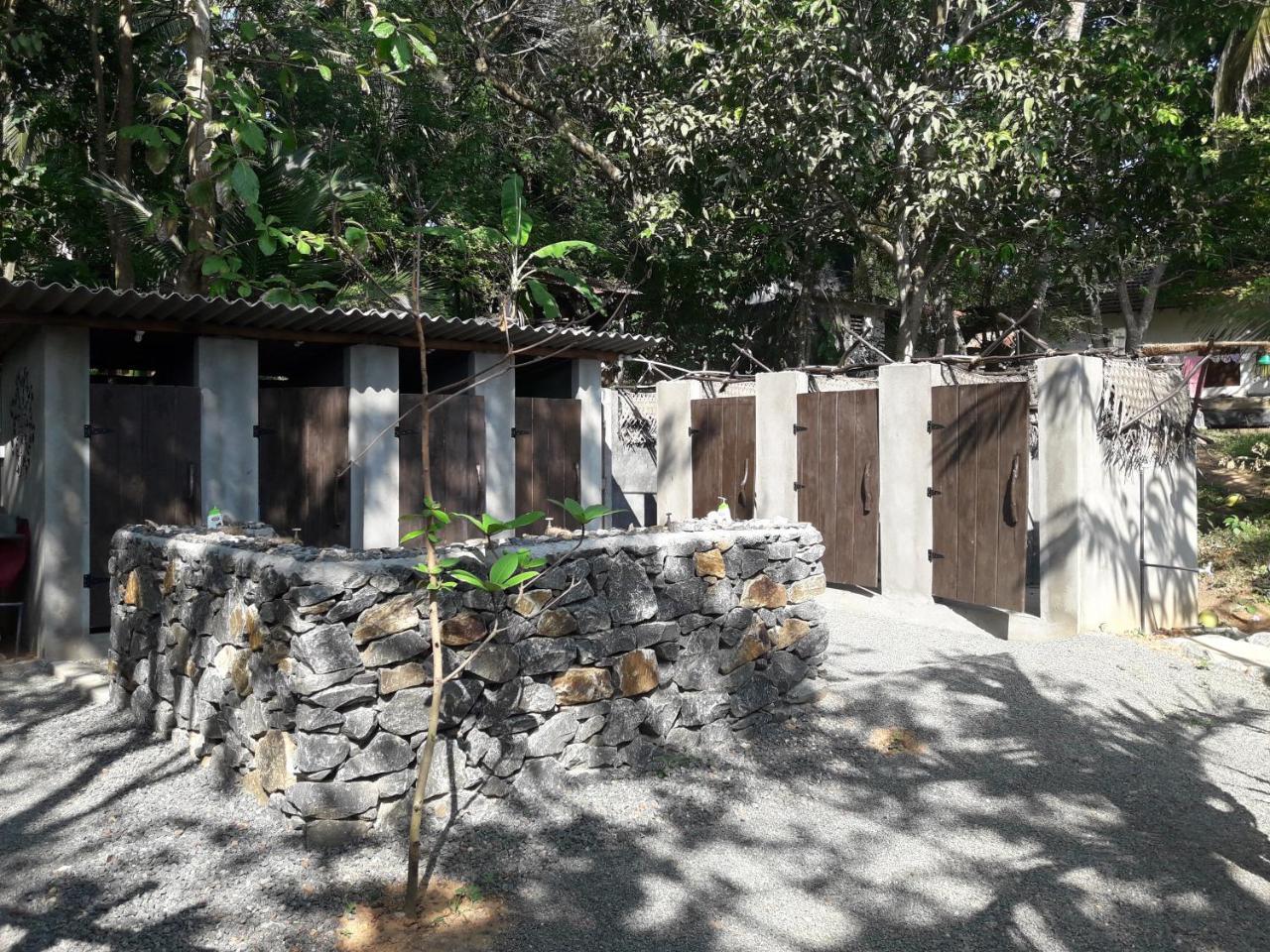 Hidden Well Hiriketiya Hostel Диквела Екстериор снимка